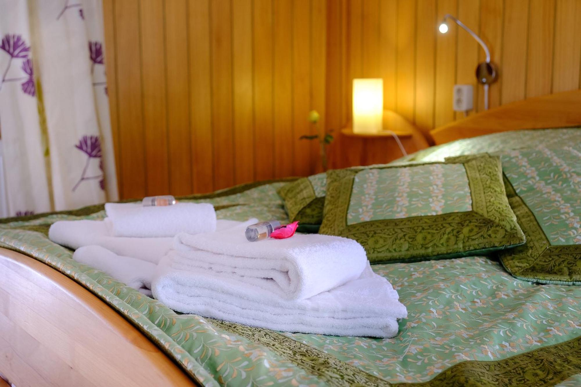 Rhein River Guesthouse - Direkt Am Rhein Leverkusen Extérieur photo