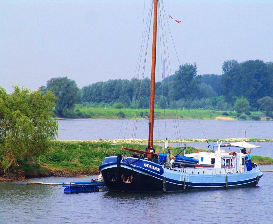 Rhein River Guesthouse - Direkt Am Rhein Leverkusen Extérieur photo