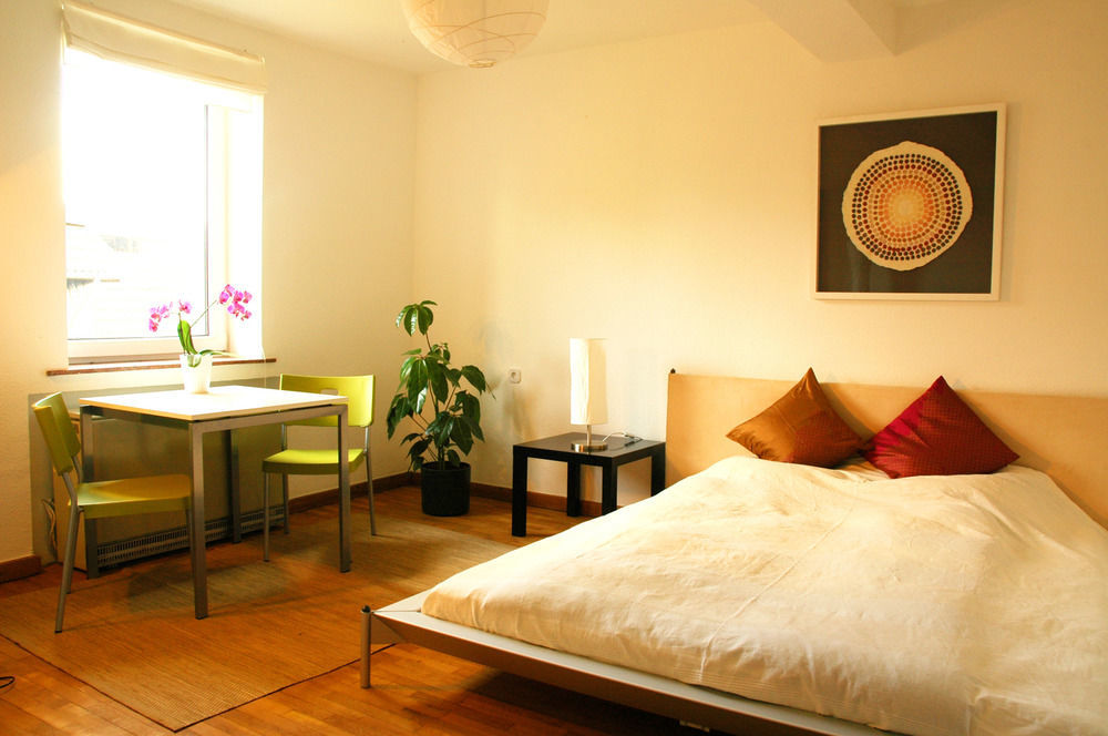 Rhein River Guesthouse - Direkt Am Rhein Leverkusen Extérieur photo