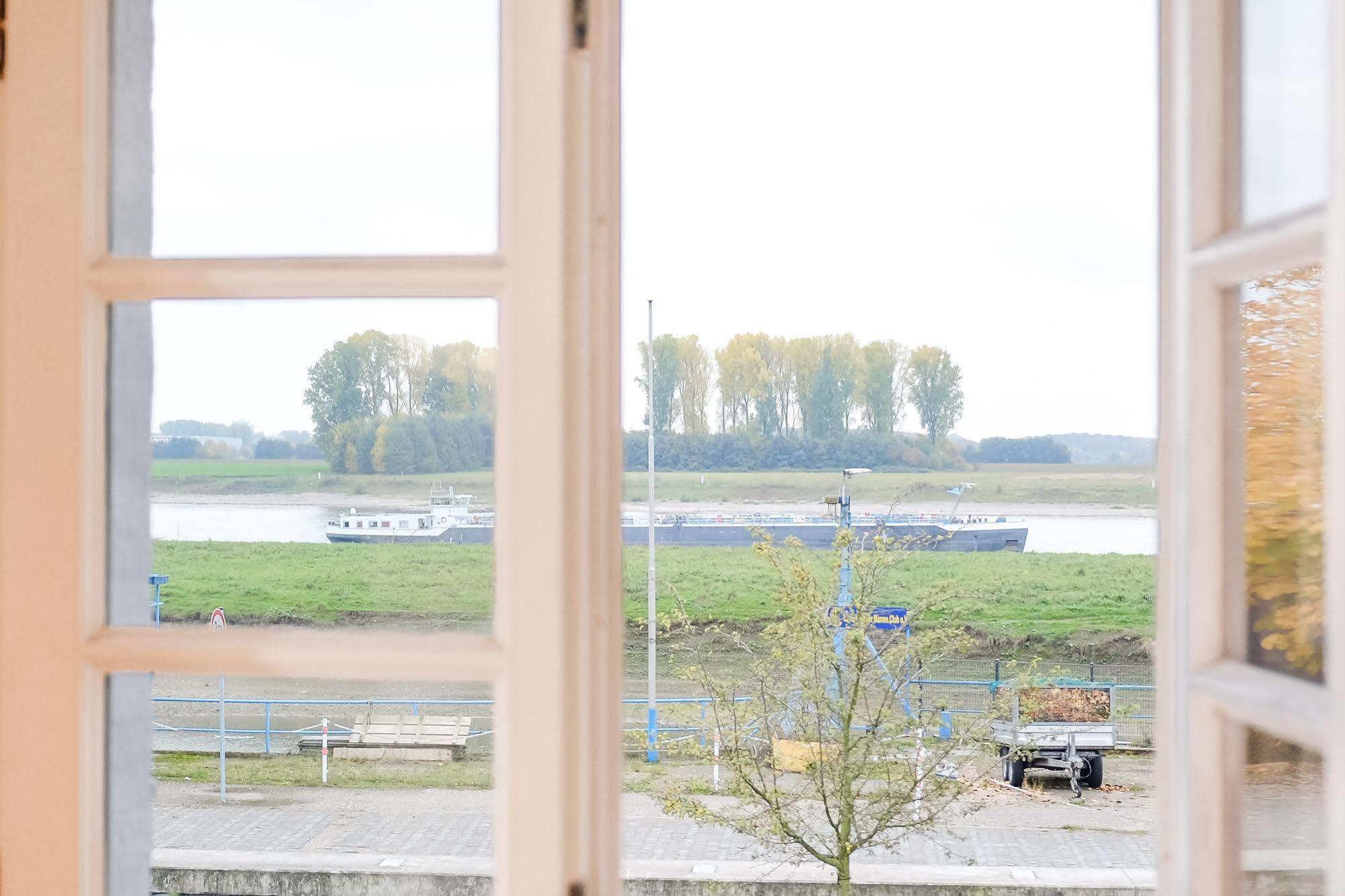 Rhein River Guesthouse - Direkt Am Rhein Leverkusen Extérieur photo