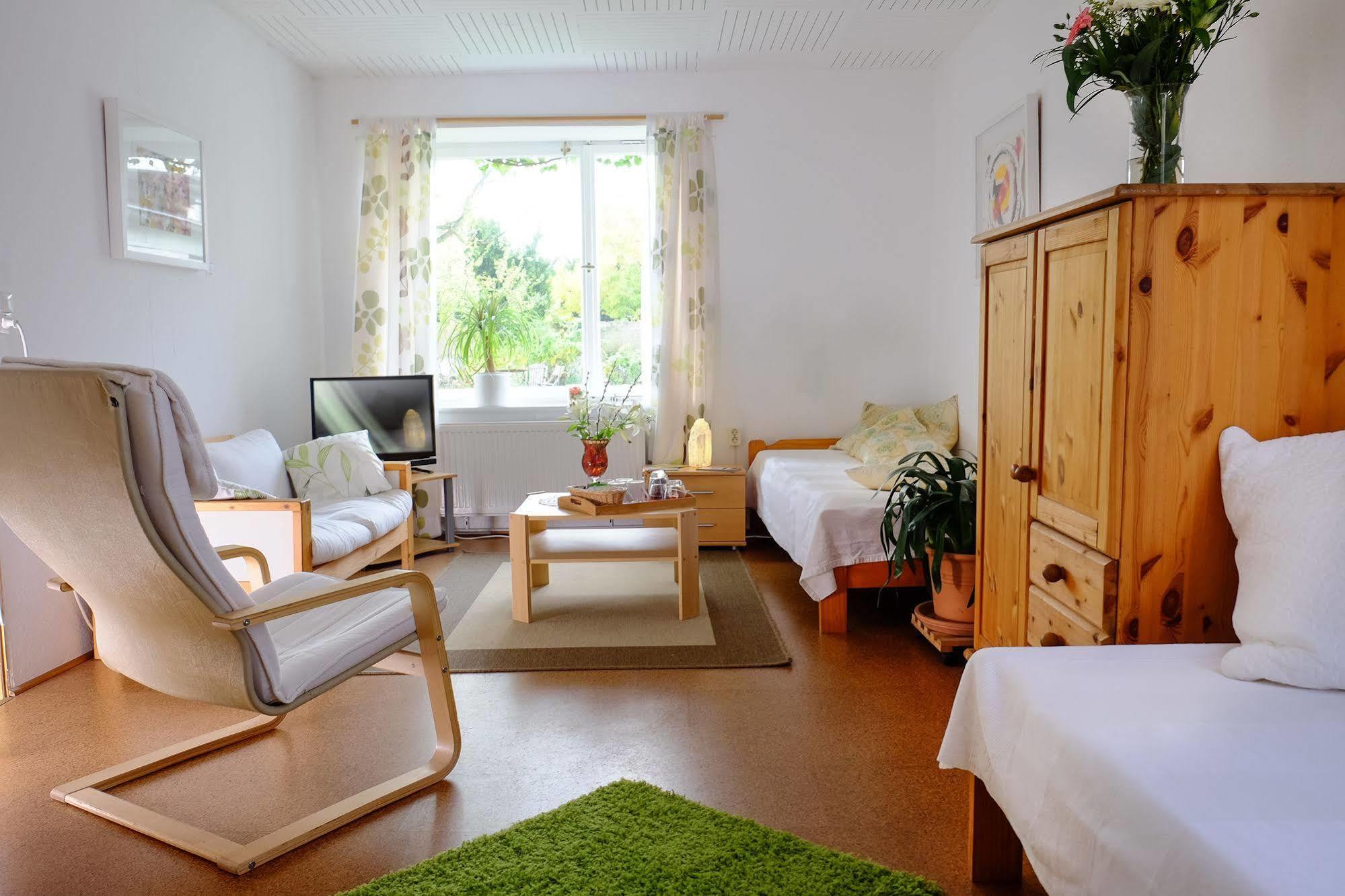 Rhein River Guesthouse - Direkt Am Rhein Leverkusen Extérieur photo