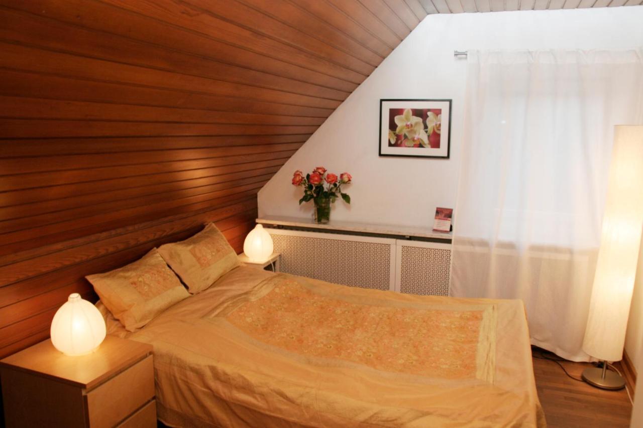 Rhein River Guesthouse - Direkt Am Rhein Leverkusen Chambre photo